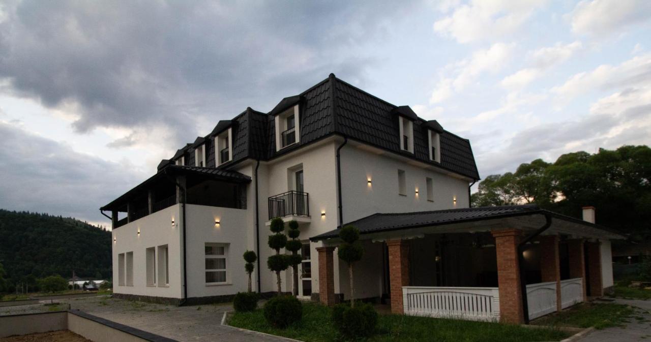 Berghaus Bucovina Hotel Campulung Moldovenesc Exterior photo